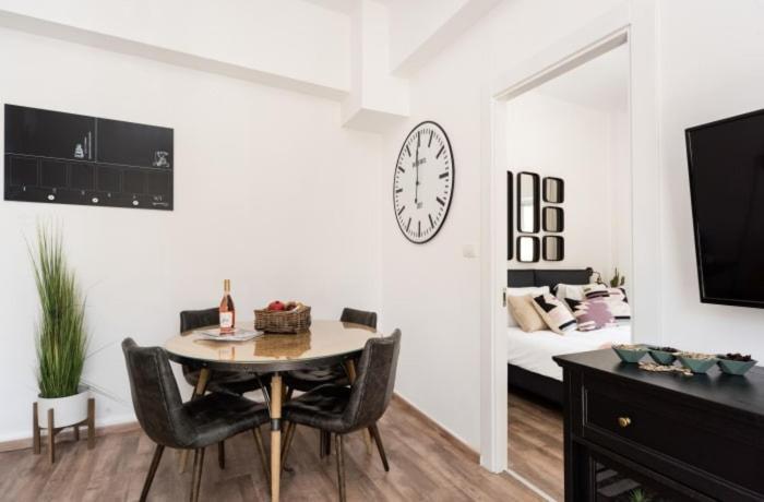 Ben Yehuda, 3 Lovely Flats In The Same Building Иерусалим Экстерьер фото